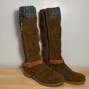 Women’s Brown Knee High Boots 1/2 inch heel 9.5